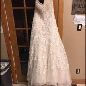 Brand new wedding dress